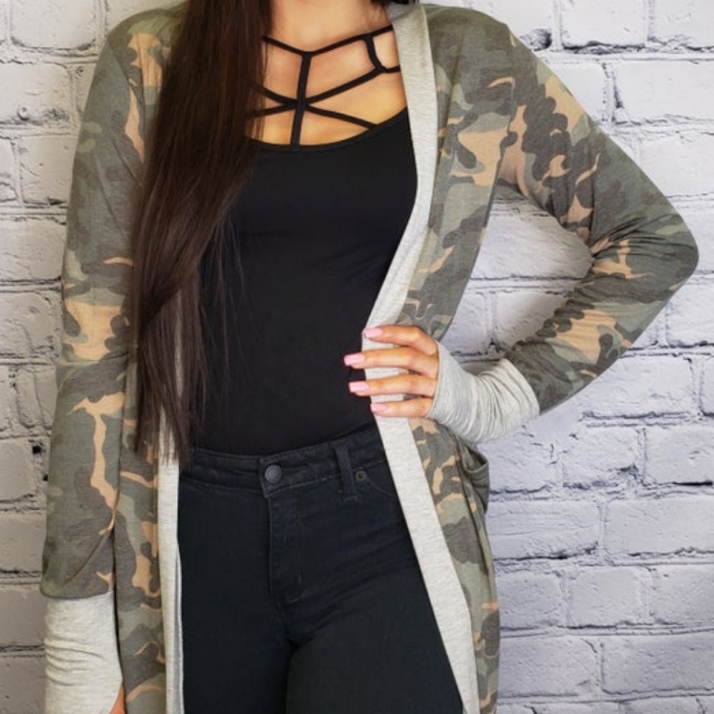 NWOT Camo Cardigan. Large